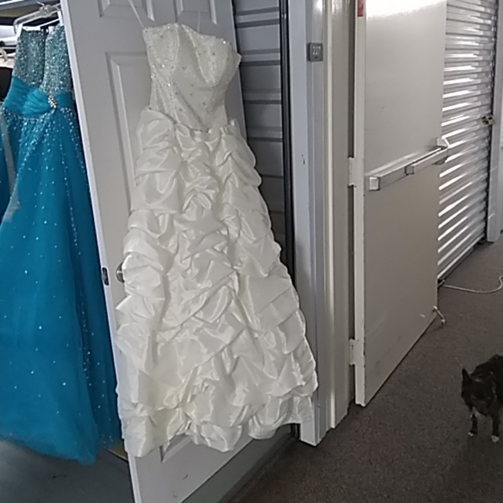 Wedding dress or prom